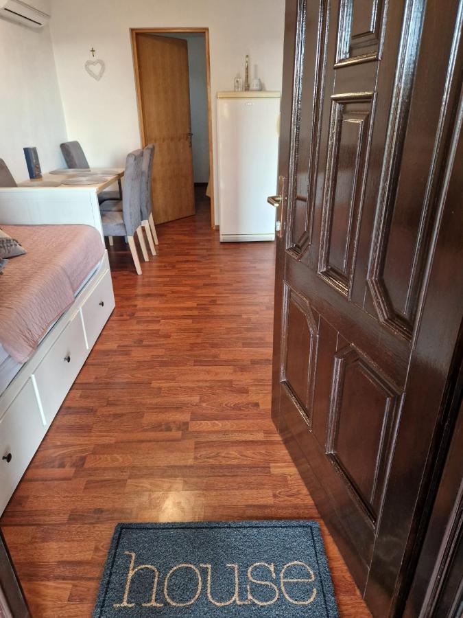 Apartament Misic *